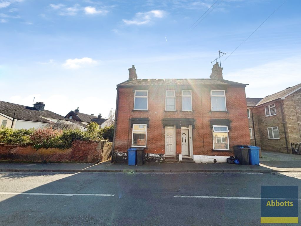 Property photo 1 of 8