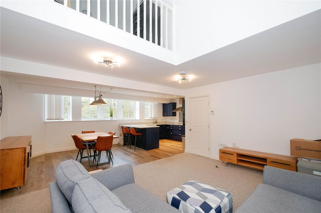 Property photo 2 of 14 Picture No. 15