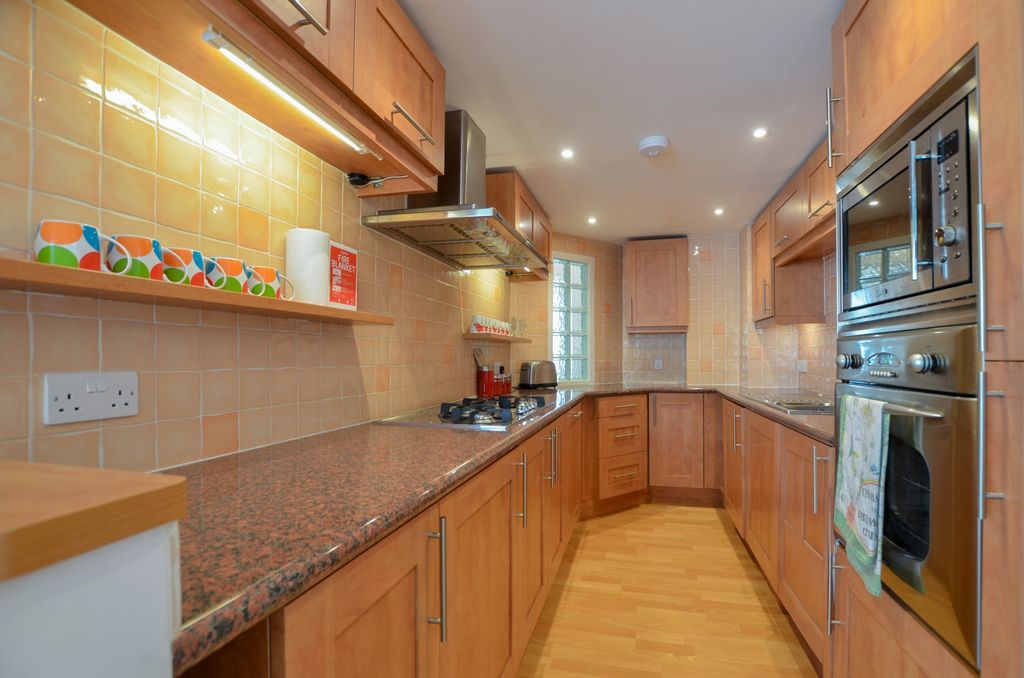 Property photo 3 of 12 To Book A Viewing Call Tps Lostwithiel On 01208 87