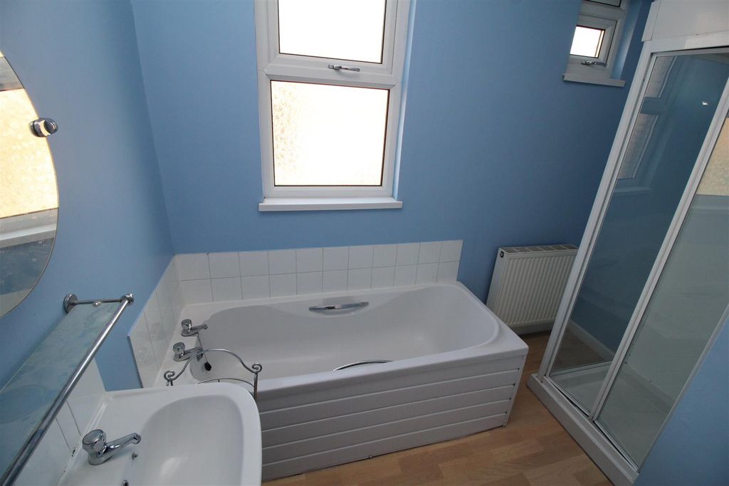 Property photo 3 of 9 Student Props 92Nsv3.Jpg
