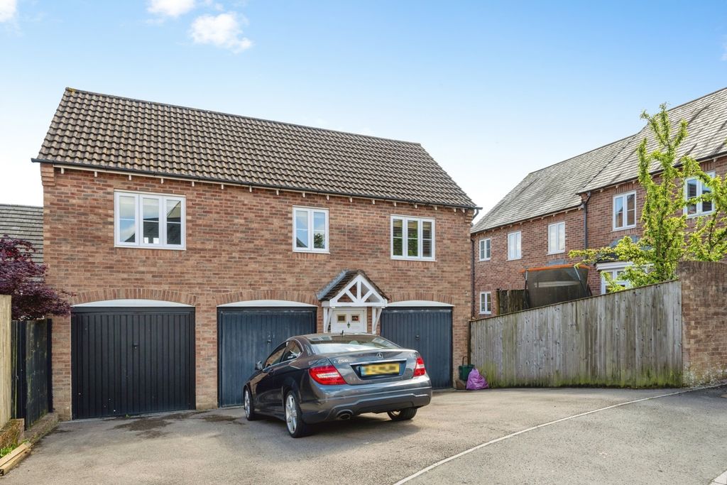 Property photo 1 of 16 Pbox-Img.Jpg