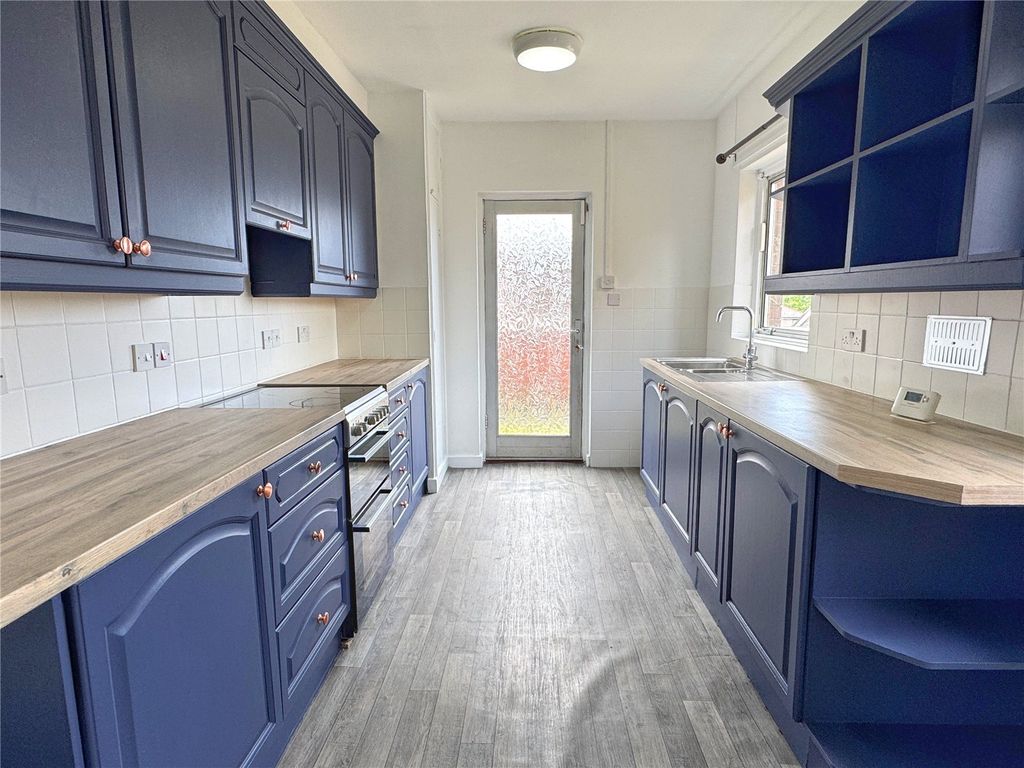Property photo 3 of 20 Kitchen / Diner