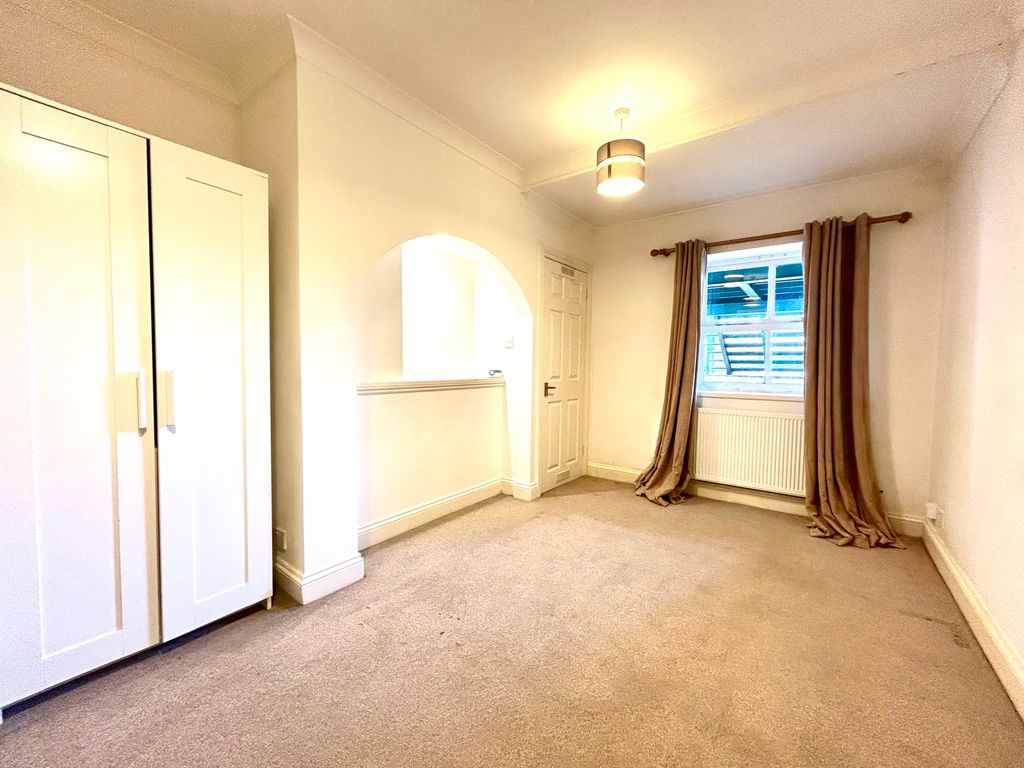 Property photo 3 of 8 Photograph