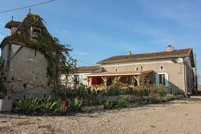 Property photo 1 of 28