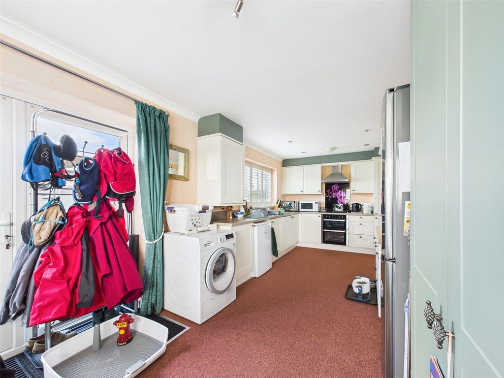 Property photo 3 of 18 Kitchen/Diner