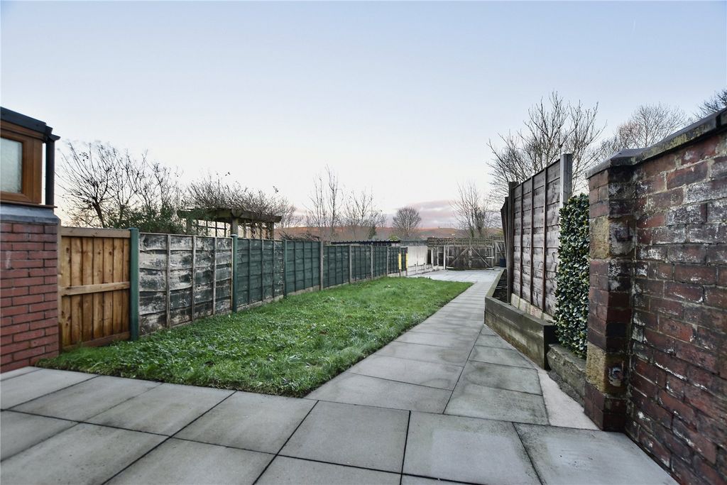 Property photo 2 of 20 Picture No. 18