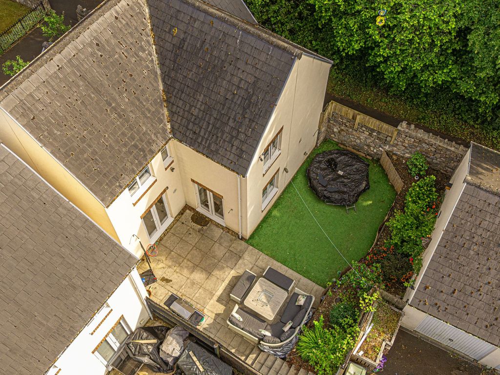 Property photo 3 of 40