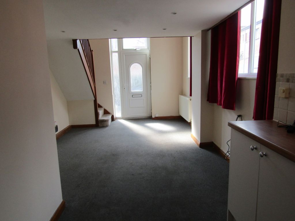 Property photo 2 of 11 Lounge