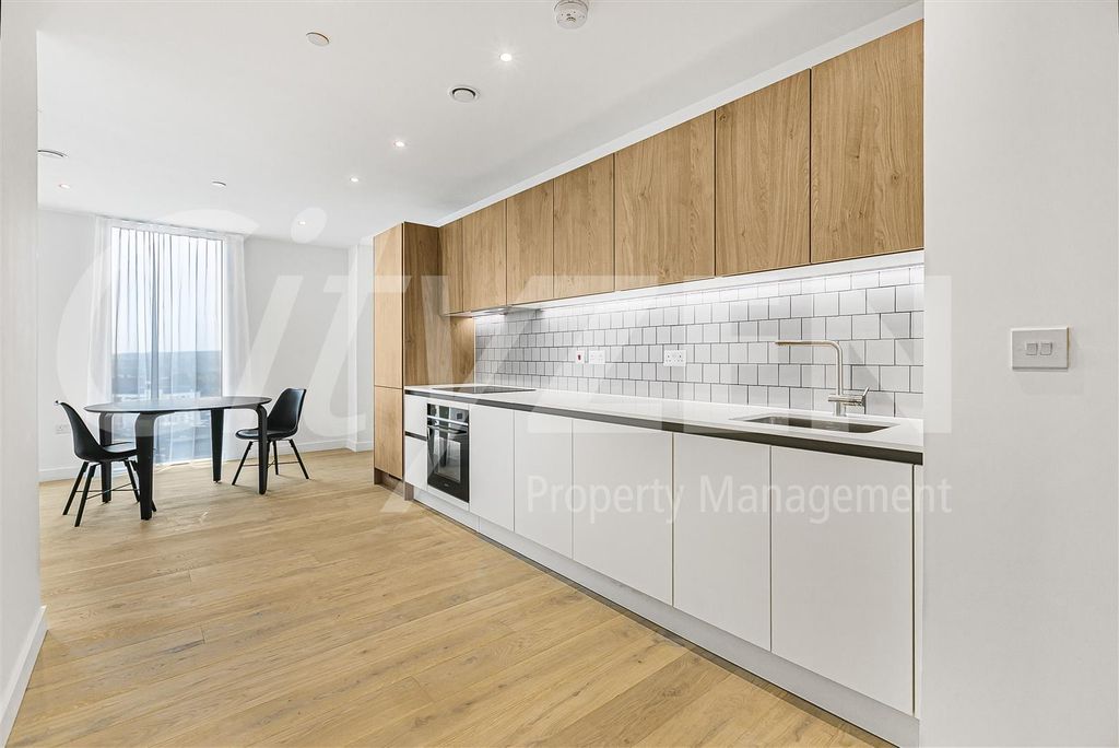 Property photo 2 of 34 Kitchen