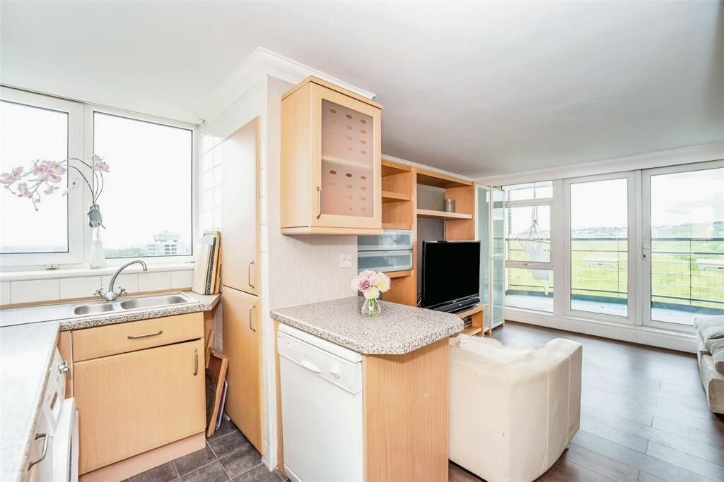 Property photo 3 of 6 6589_Bla230015_L_Img_07_0000.Jpeg