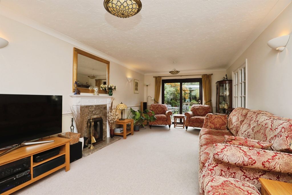 Property photo 3 of 19