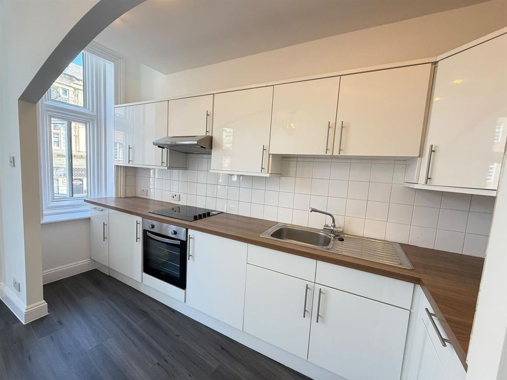 Property photo 3 of 7 Kitchen.Jpg