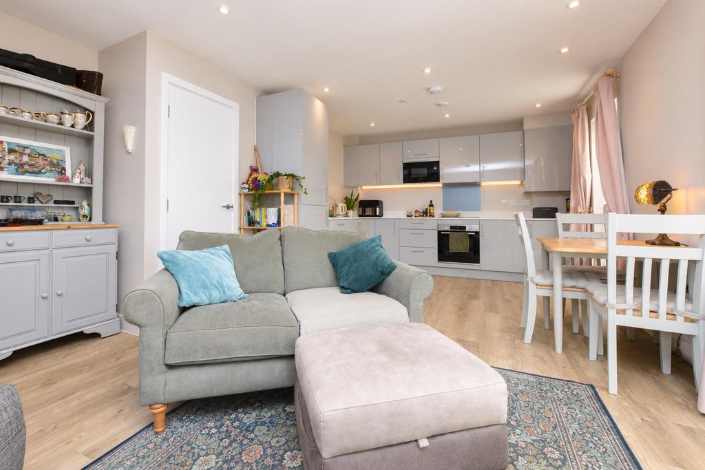 Property photo 1 of 18 02Cbf811-16Ca-4F46-9ba2-B491354Be1De.Png