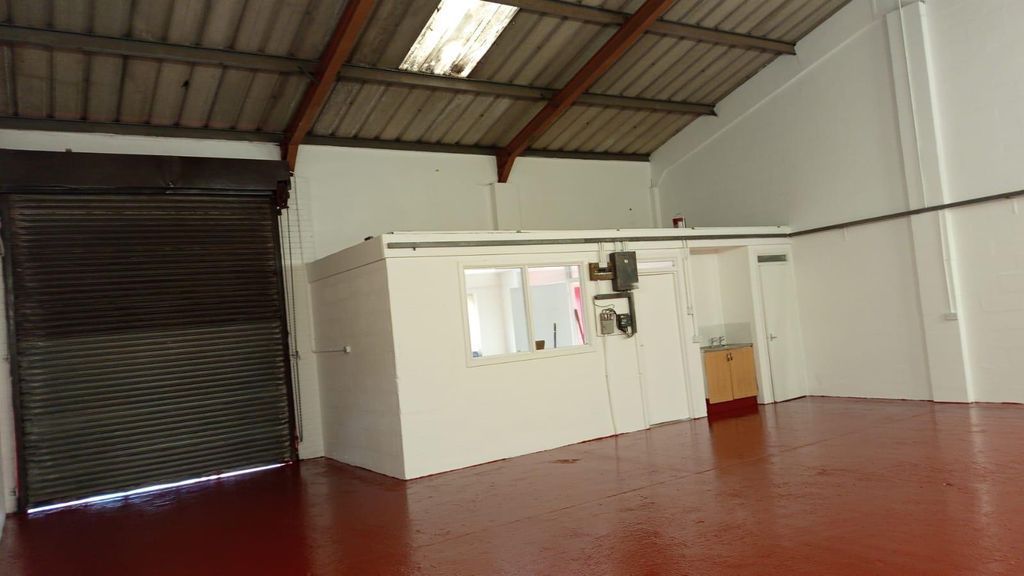 Property photo 3 of 12