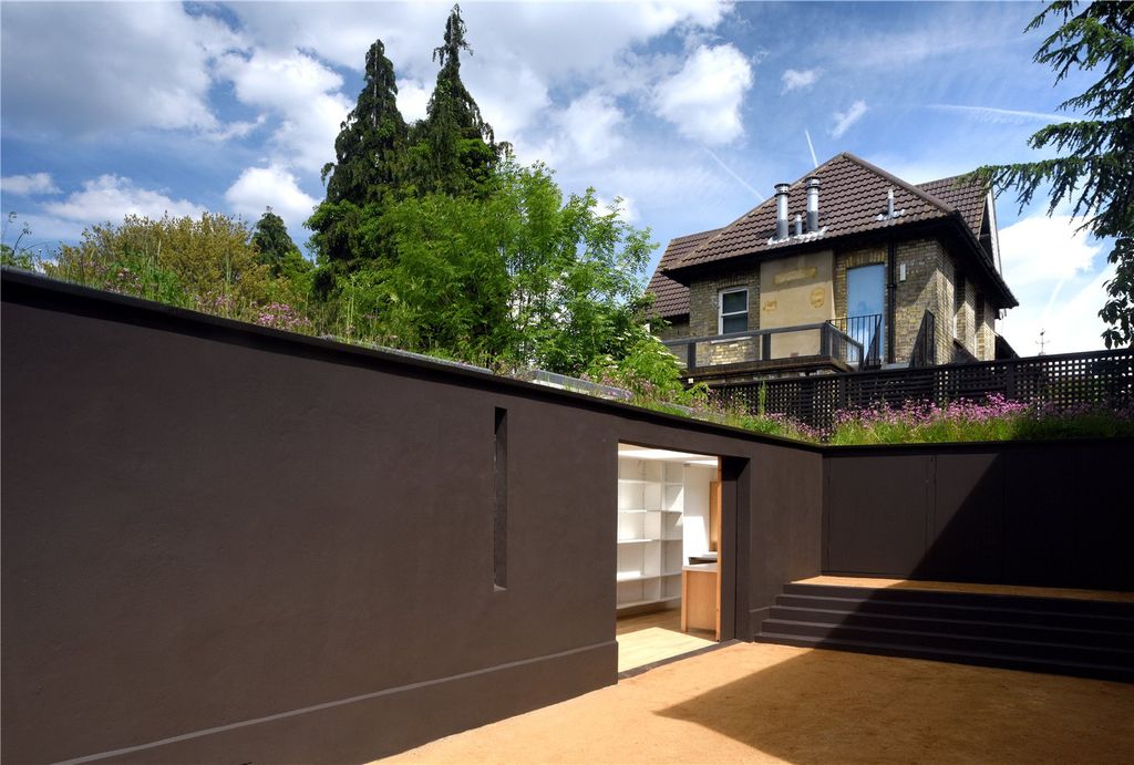 Property photo 2 of 28 Picture No. 46