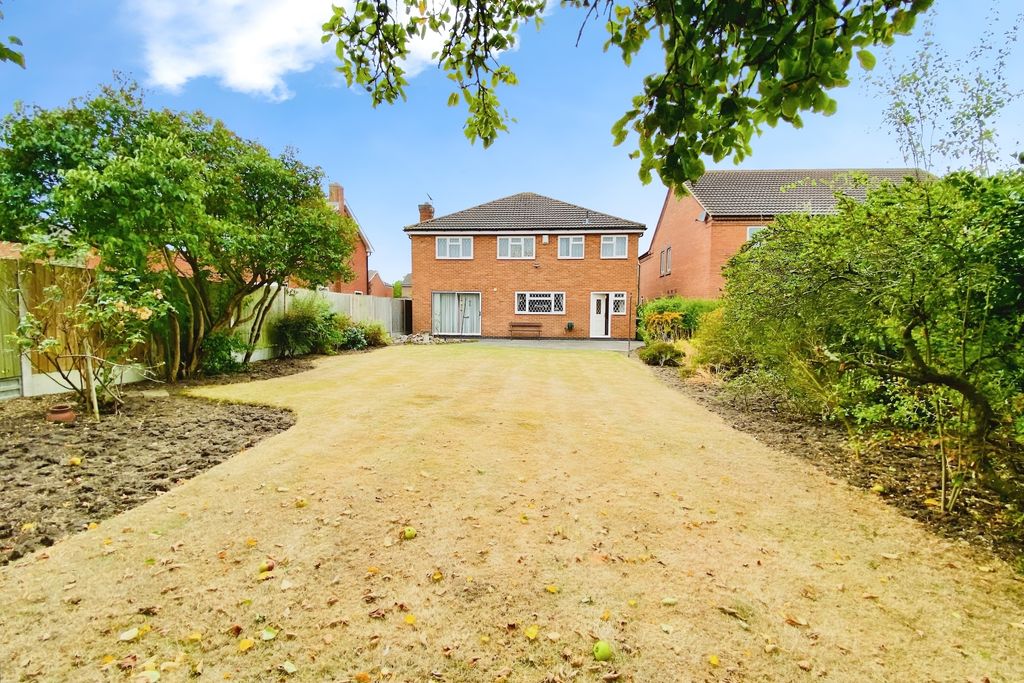 Property photo 2 of 24