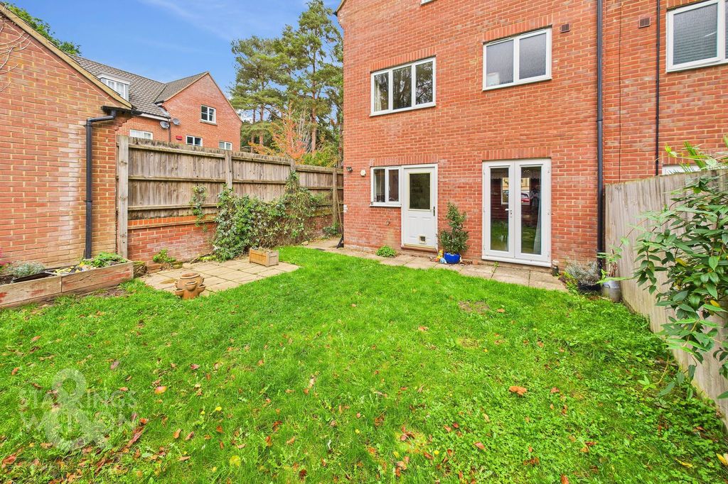 Property photo 3 of 27