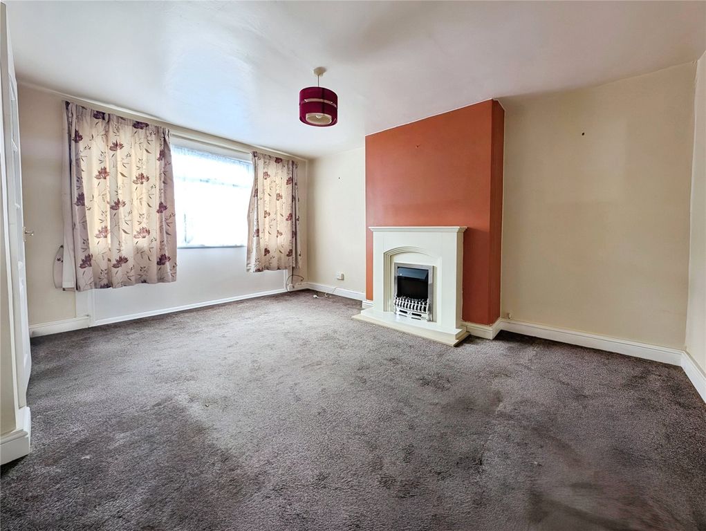 Property photo 2 of 9 Picture No. 17