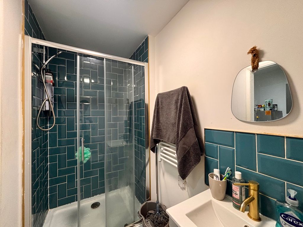 Property photo 2 of 8 Image