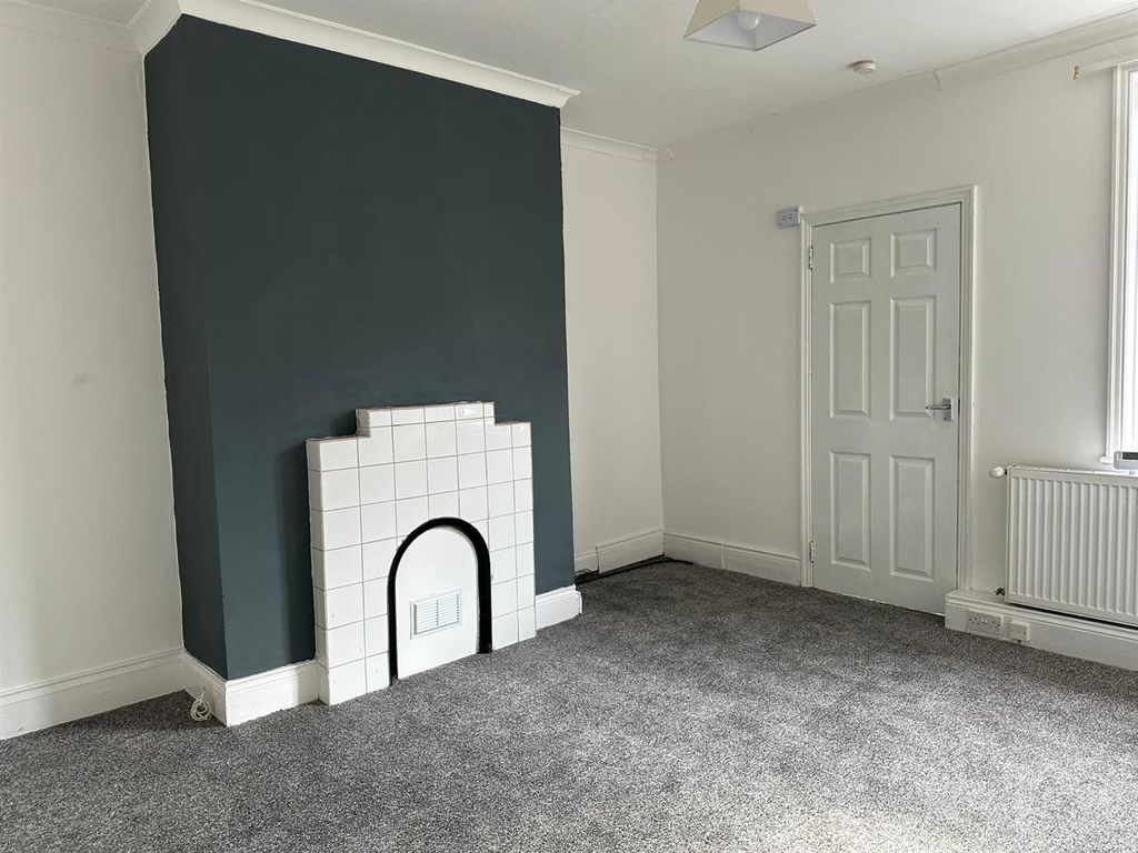 Property photo 3 of 8 Dining Room