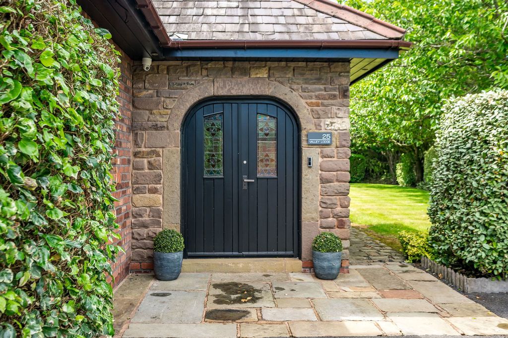 Property photo 3 of 59