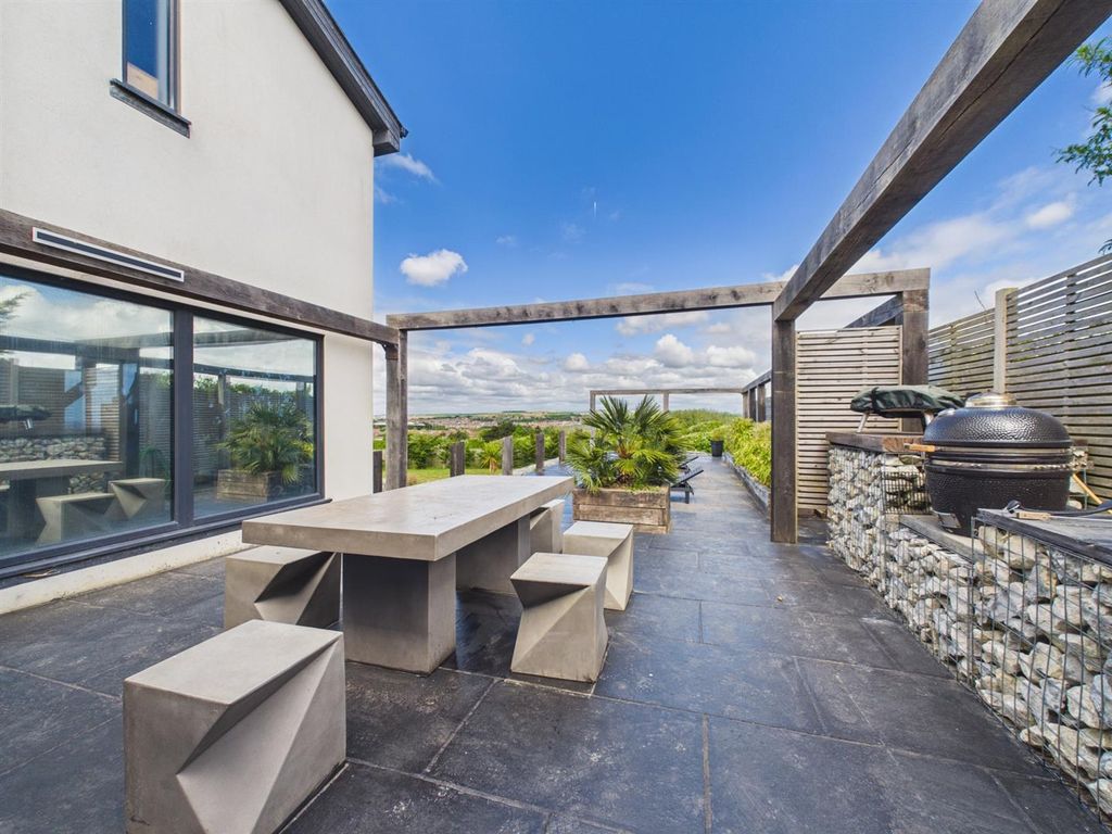 Additional image 51 of 5 bed property for saleChene Road, Peacehaven BN10