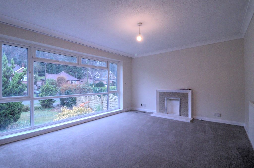 Property photo 3 of 7 Living Area 1.Jpg