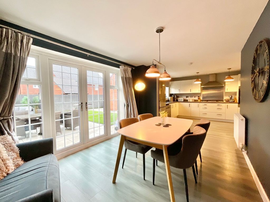 Property photo 3 of 27