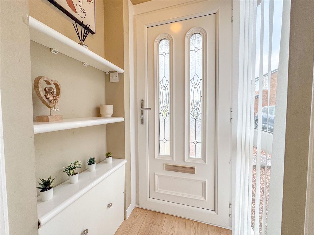 Property photo 3 of 15 Entrance