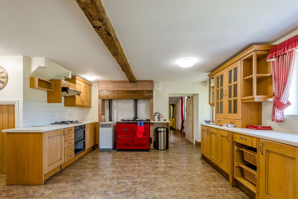 Property photo 3 of 31