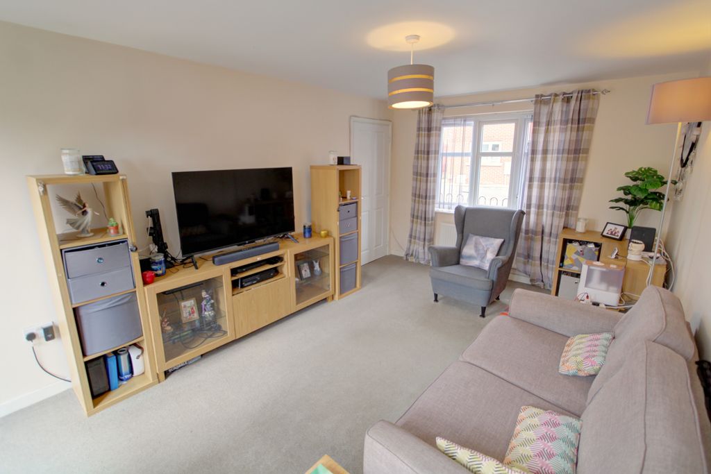 Property photo 2 of 13 Lounge A
