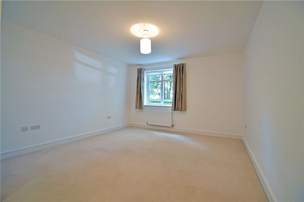 Property photo 3 of 10 Picture No. 04