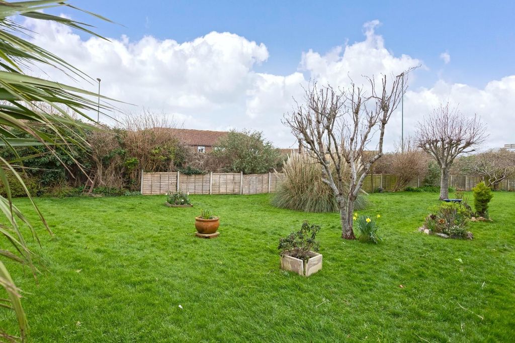 Property photo 1 of 12 Russell Court 2.Jpg