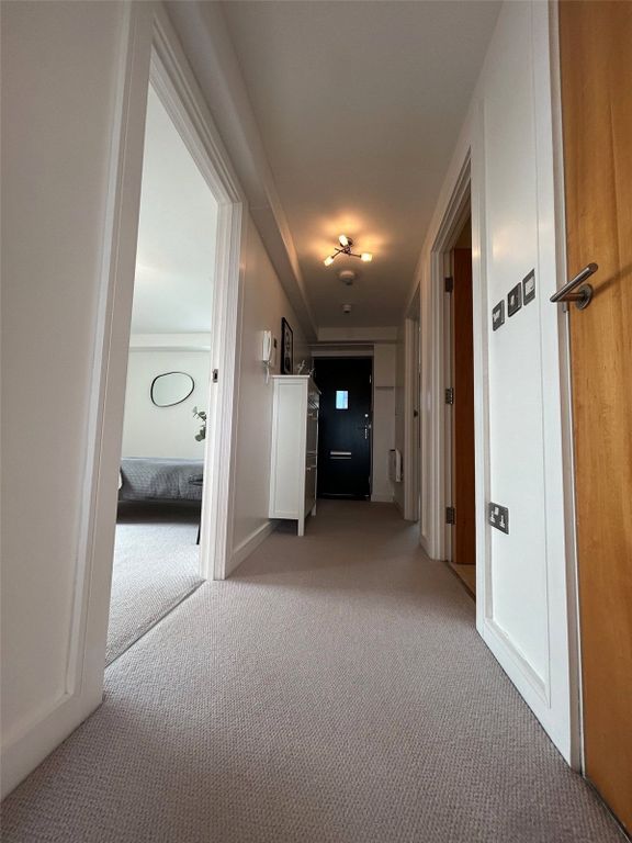 Property photo 2 of 9 Picture No. 06