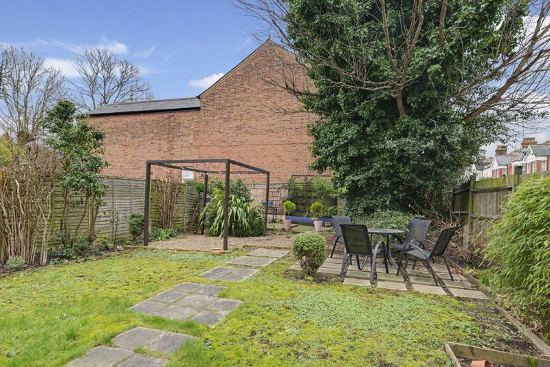 Property photo 3 of 9 Photo 8