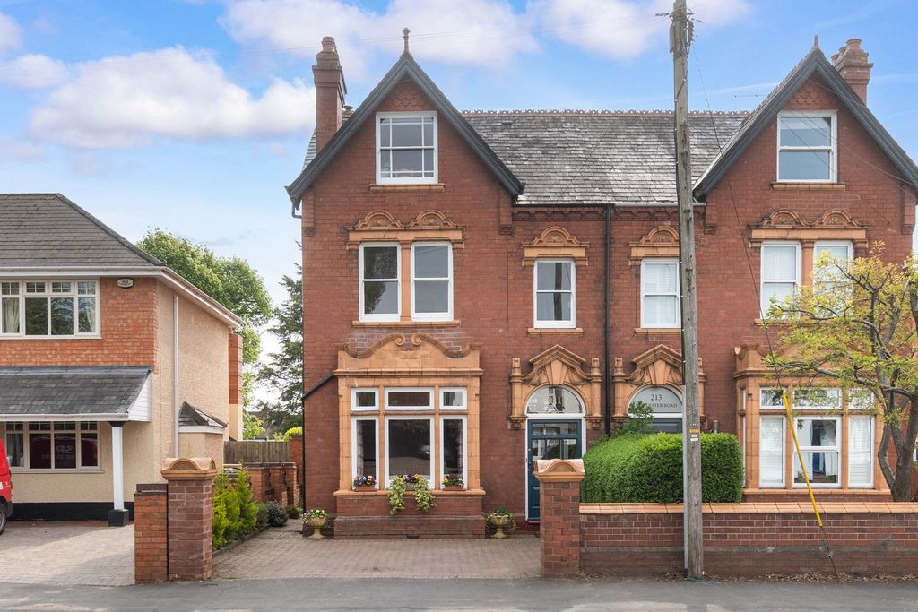 Property photo 1 of 42