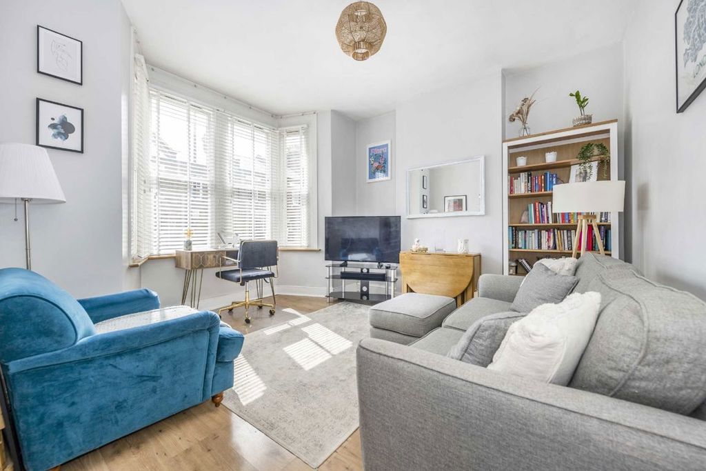 Property photo 1 of 8