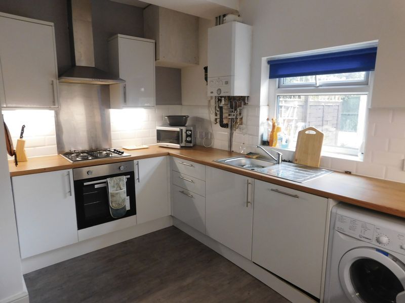 Property photo 3 of 7 Photo 6