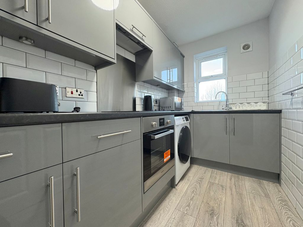 Property photo 3 of 11 Picture No. 16