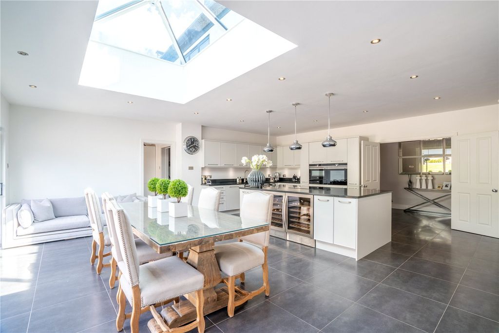 Property photo 3 of 18 Dining Room/Kitchen