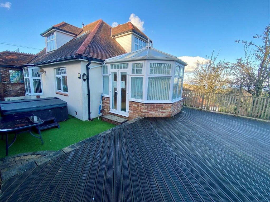 Property photo 1 of 31