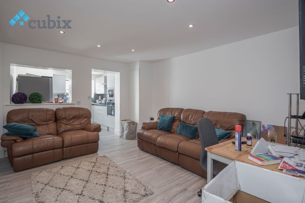 Property photo 1 of 31