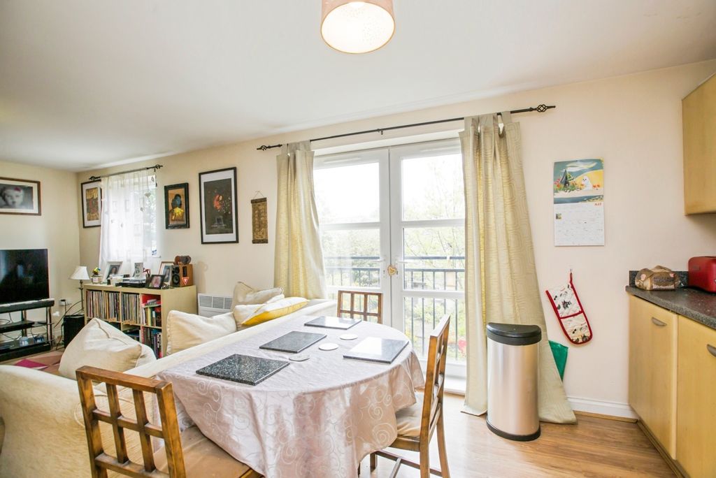 Additional image 12 of 2 bed flat for saleAlbert Promenade, Halifax, West Yorkshire HX3