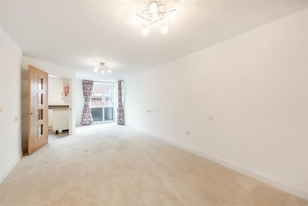 Property photo 1 of 18 8539886-Interior11.Jpg