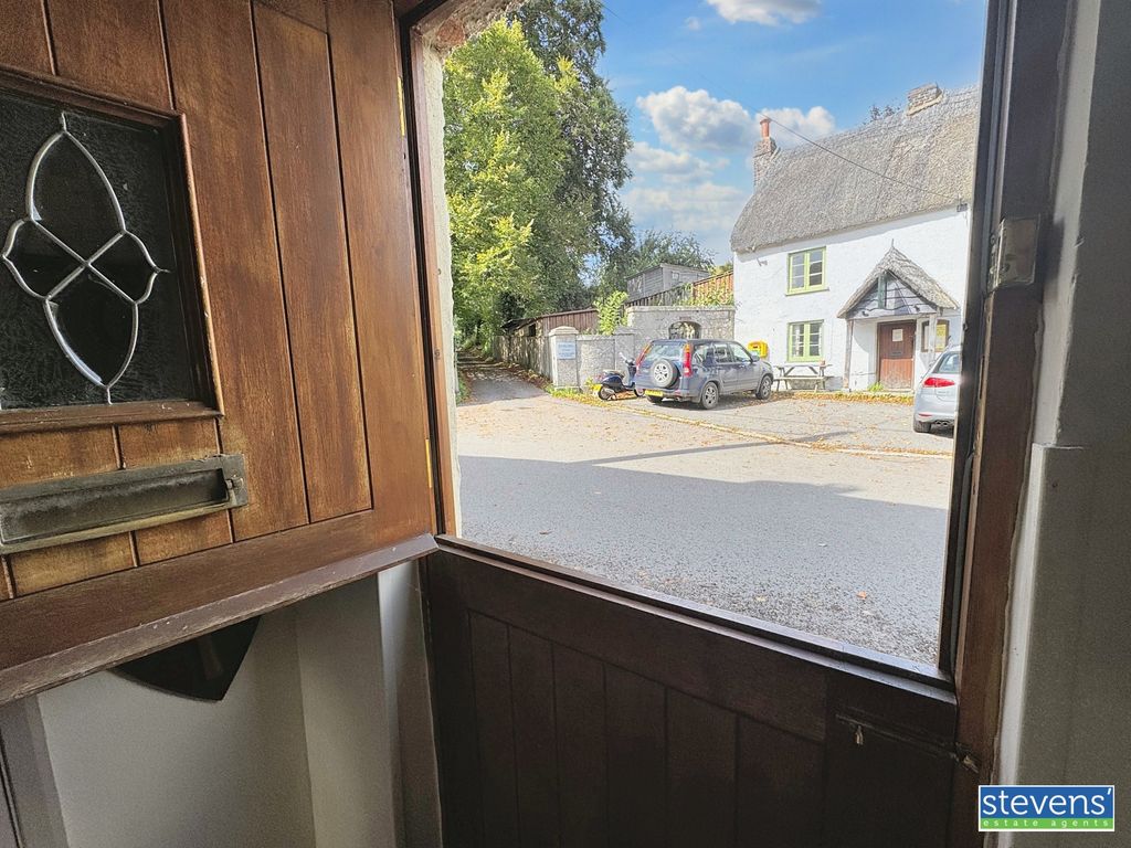 Property photo 2 of 27 Image00002