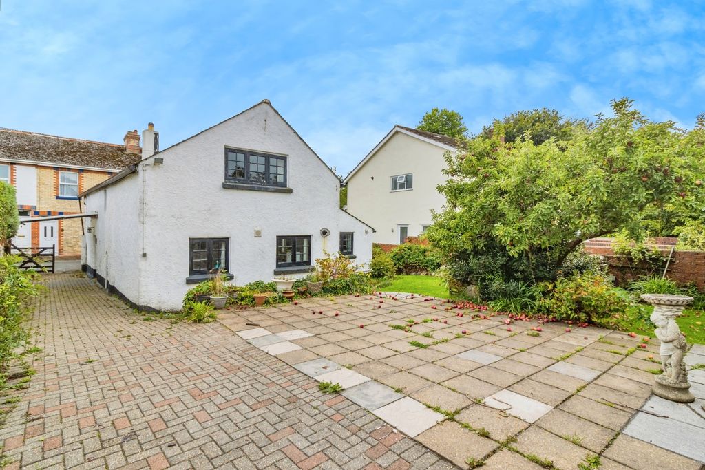 Property photo 3 of 17 Photo