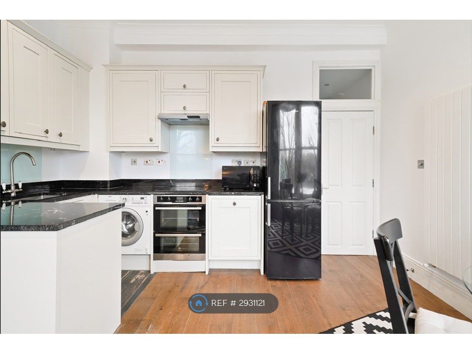 Property photo 3 of 13 Kitchen