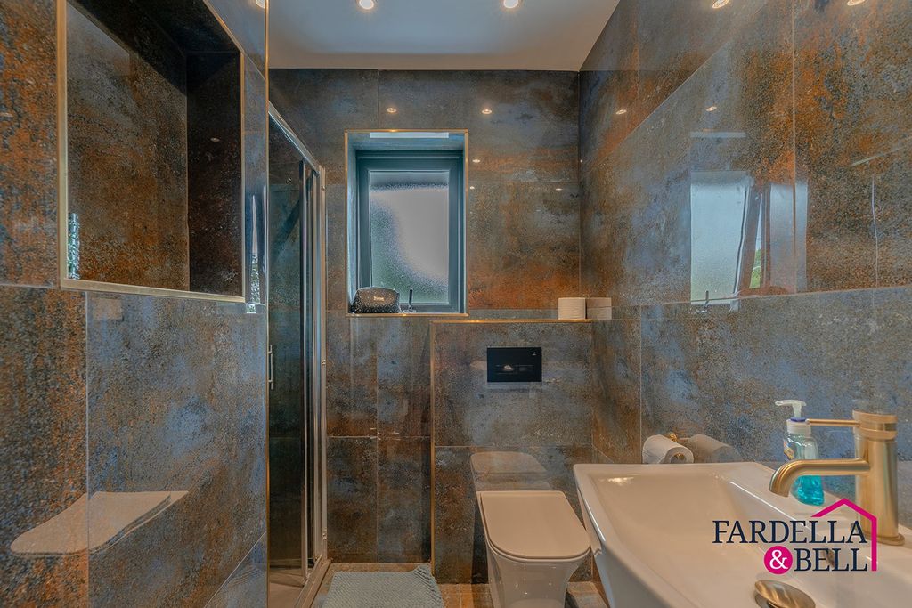 Property photo 3 of 30