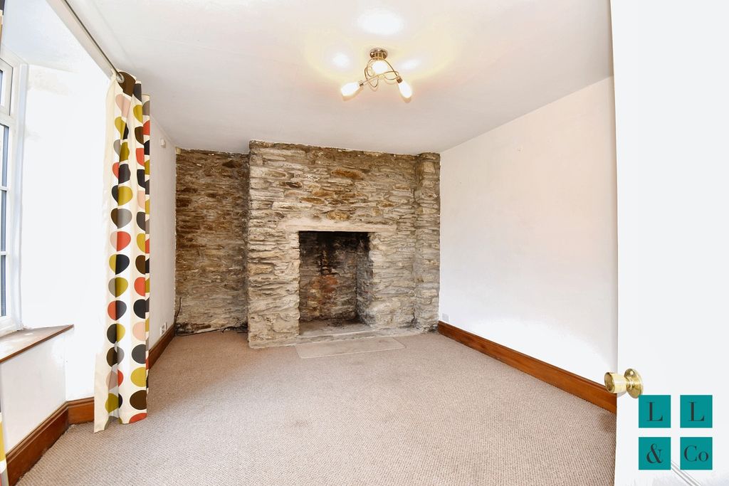 Property photo 3 of 22