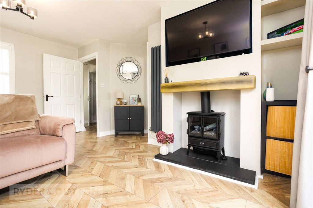 Property photo 2 of 23 Picture No. 32